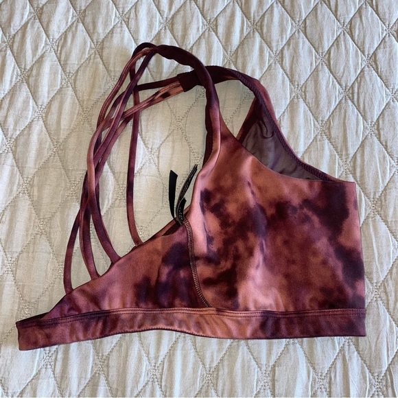 Victoriaβs Secret size. M Tie-dye sports bra - Picture 12 of 12